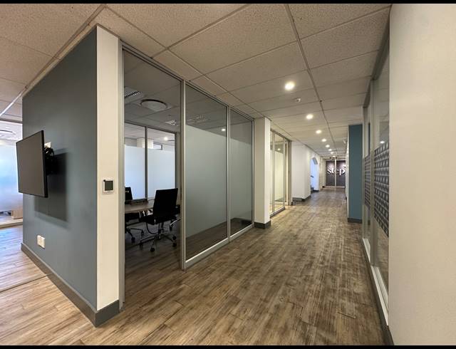 425M² OFFICE TO LET IN SANDTON CENTRAL